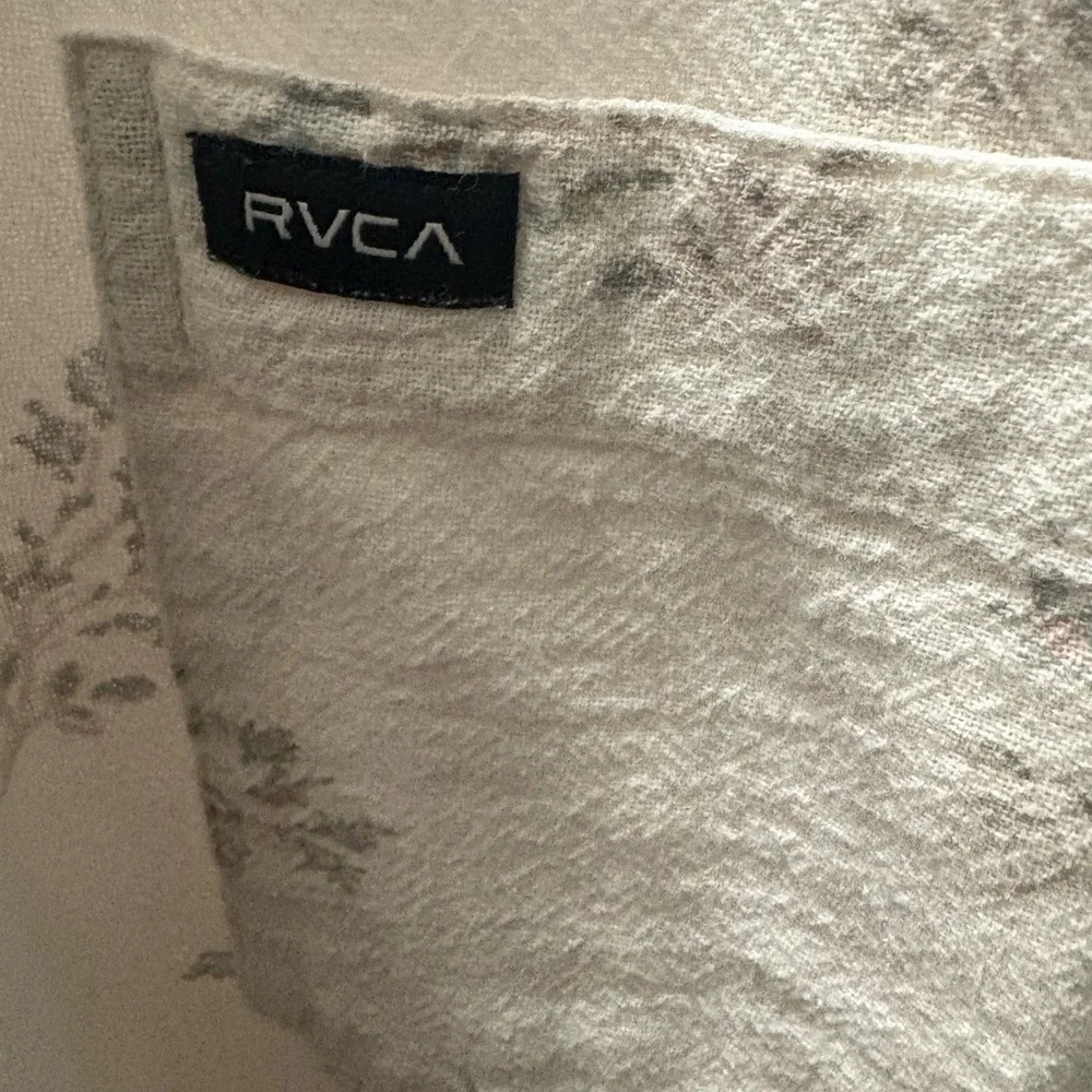 RVCA White Floral Casual Button Down Shirt - Picture 4 of 4